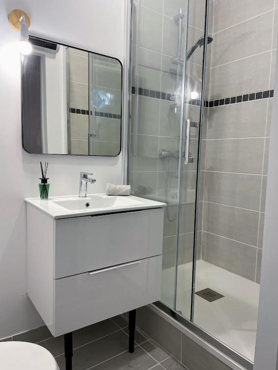 Le Cosy - T2 Avec Petite Cour Dans Centre Historique De Nerac Apartman Kültér fotó